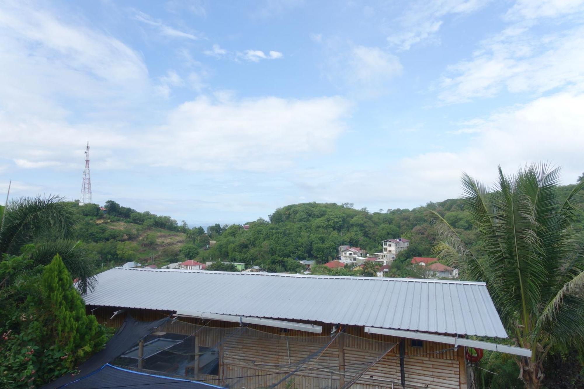 Tarsan Homestay Labuan Bajo Buitenkant foto